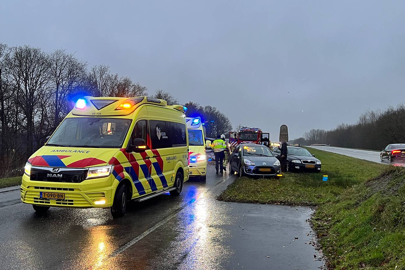 Twee Gewonden Bij Ongeluk Tussen Twee Autos In Emmen Noordactueel Het Laatste Nieuws Uit